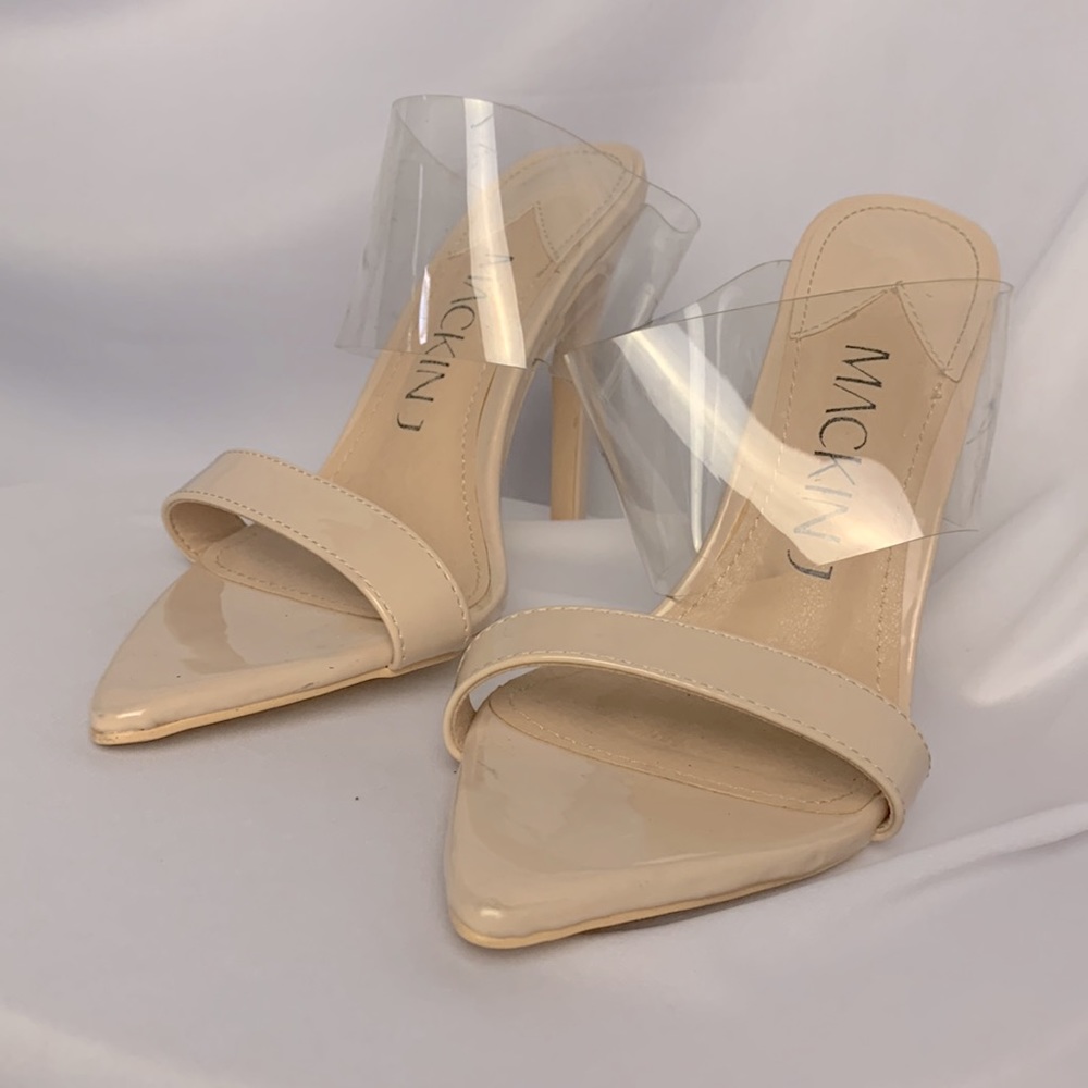 🤎CLEAR & NUDE STRAP HEELS